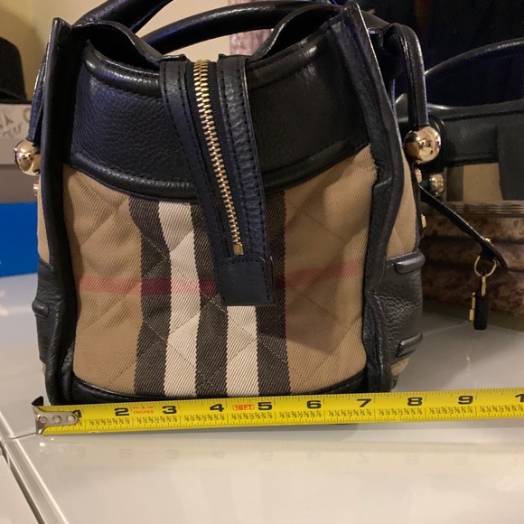 Burberry handbag - Picture 3 of 7